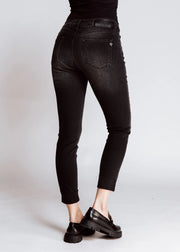 Nova Black Jeans W9700
