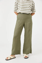 Studio Pant in Khaki