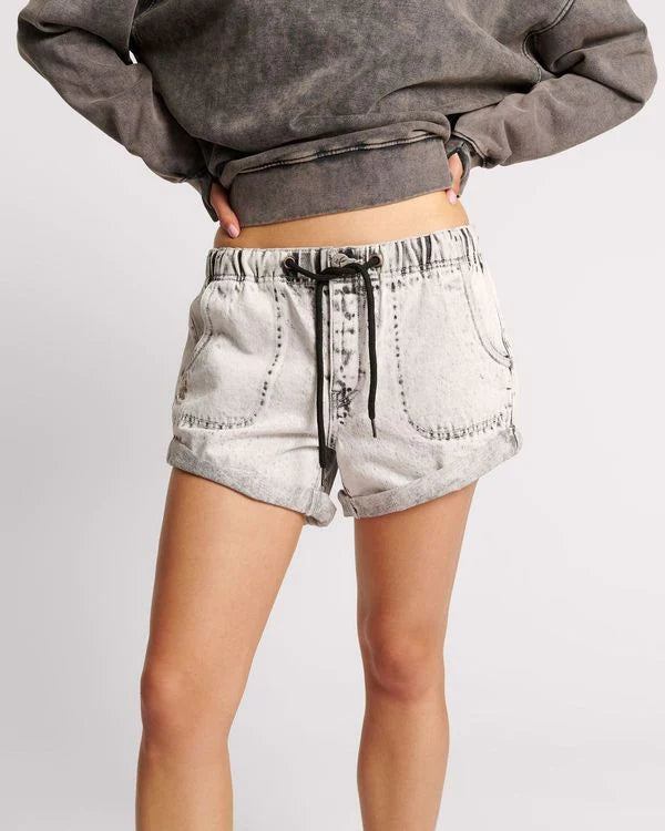 Shabby Bandits Drawcord Denim Shorts - Bianco